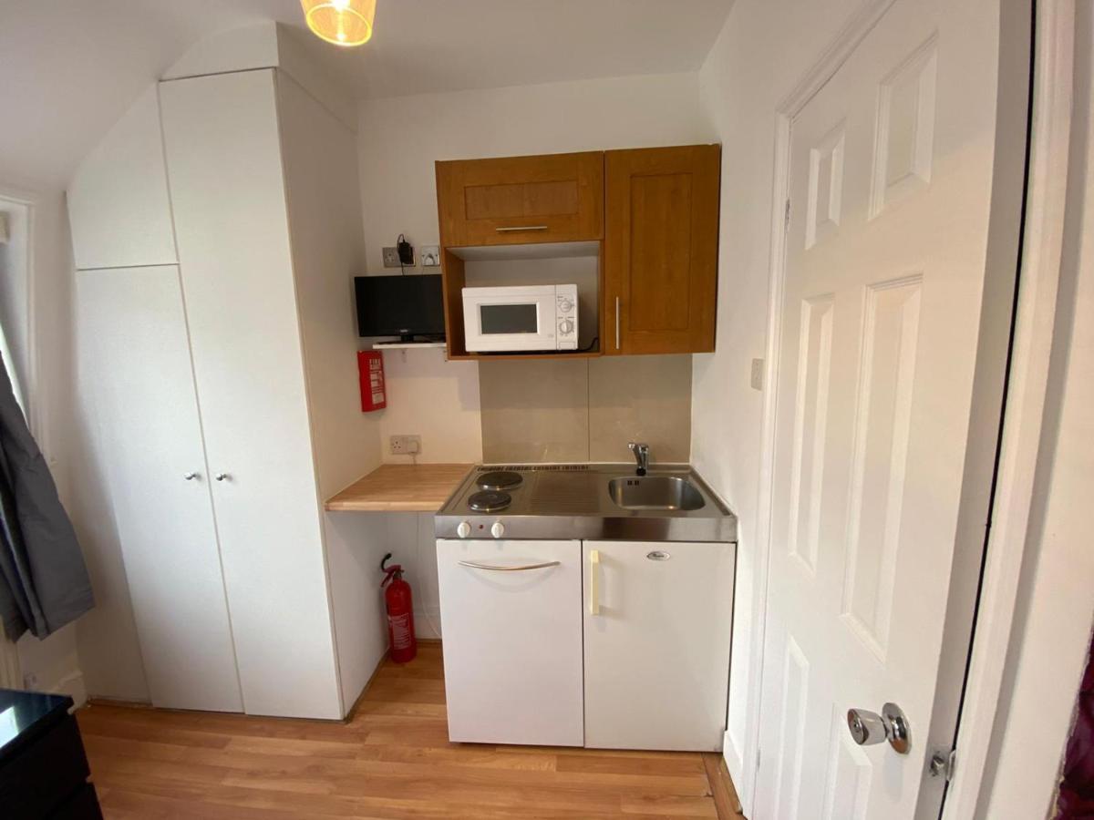 F22-compact 4th Flr Fits 1- Near Paddington Station